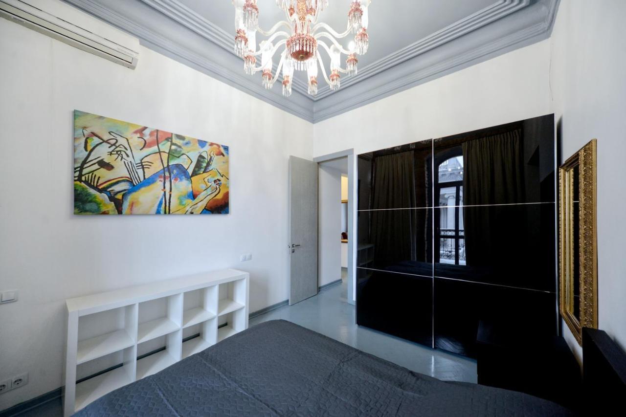 Artol Gorodetskogo Apartment Kiev Buitenkant foto