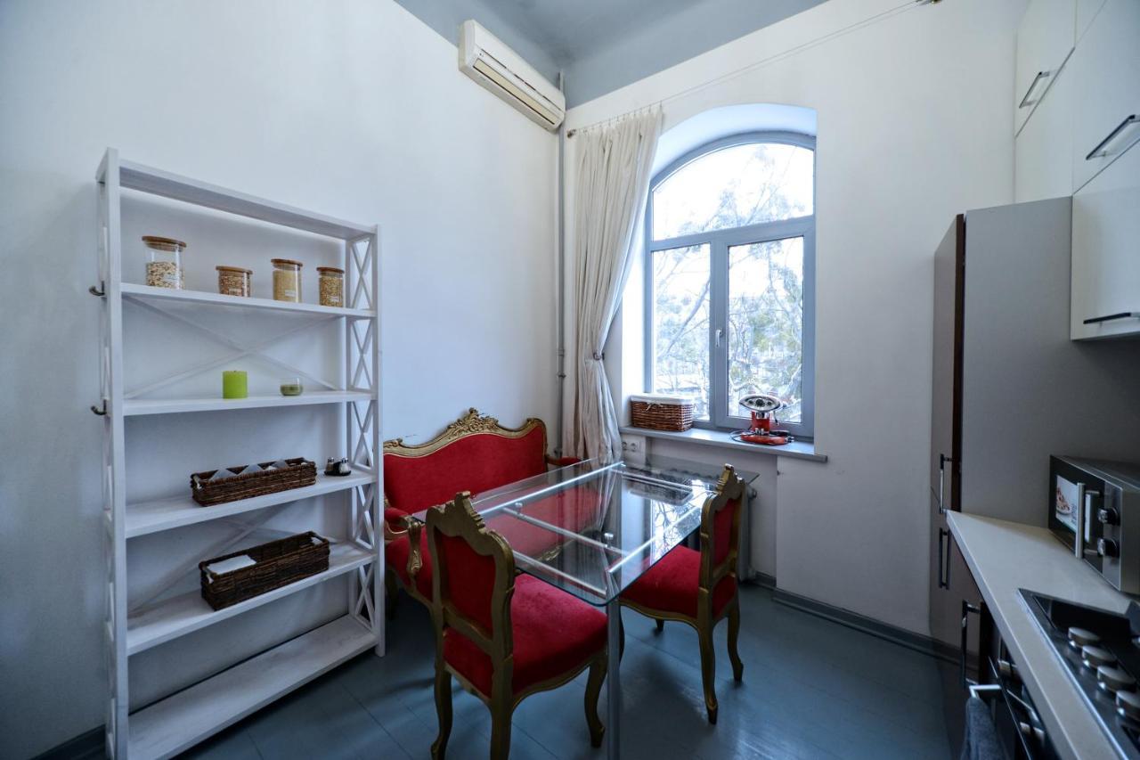 Artol Gorodetskogo Apartment Kiev Buitenkant foto